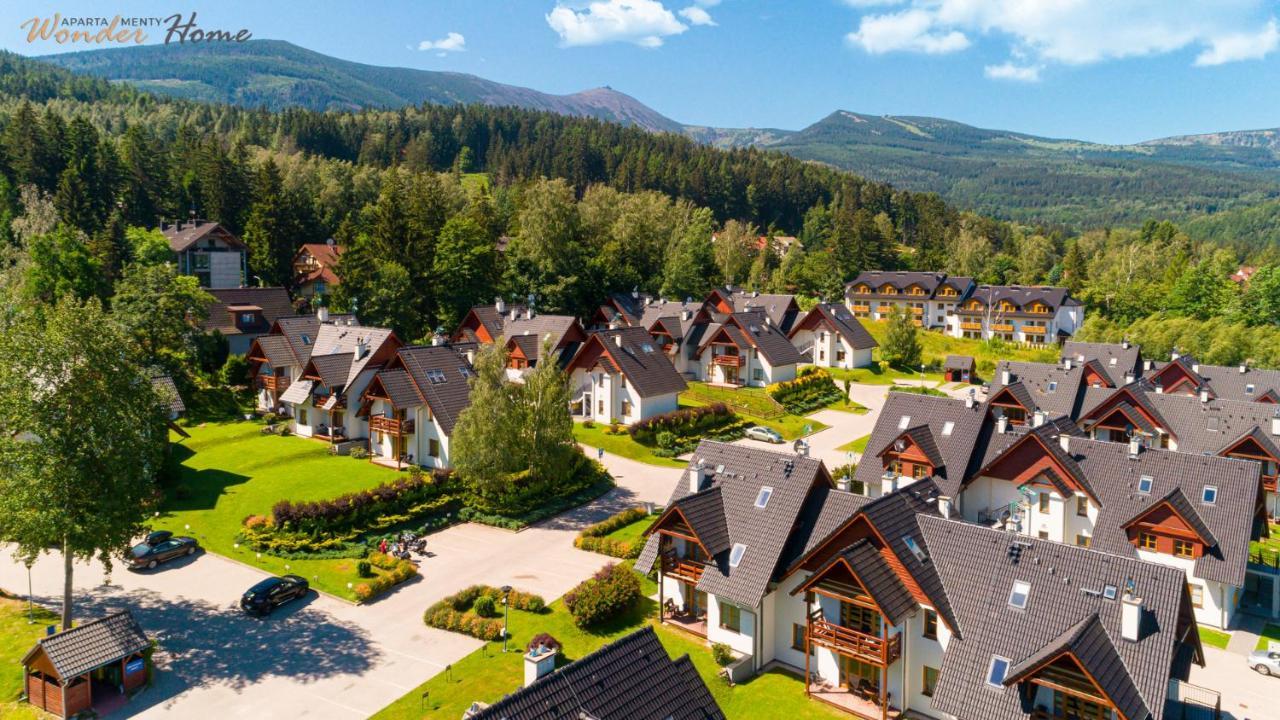Wonder Home - Domki Gorskie Z Kominkami, Bezplatnym Parkingiem I Placem Zabaw Na Terenie Kompleksu Karpacz Esterno foto